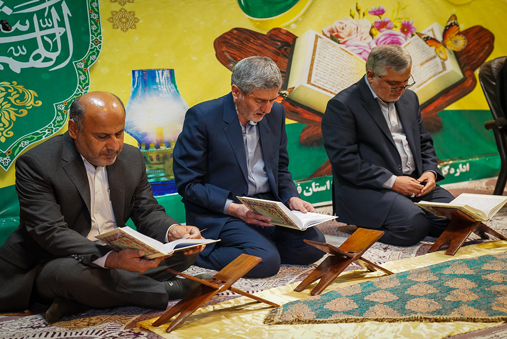 حضور استاندار فارس در محفل انس با قرآن و طرح مفتاح الجنه کمیته امداد امام خمینی(ره)استان فارس