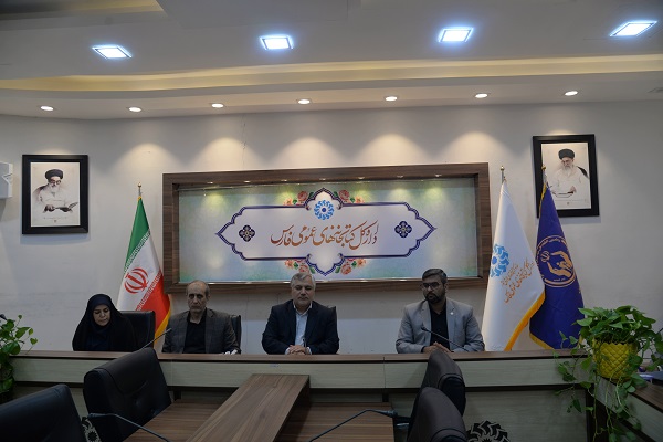 تفاهم نامه همکاری اداره کل کتابخانه های عمومی و کمیته امداد خمینی(ره) فارس منعقد شد 