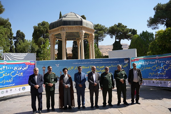 اهدای ۴۱ هزار سری لوازمالتحریر به دانشآموزان مناطق کم برخوردار فارس