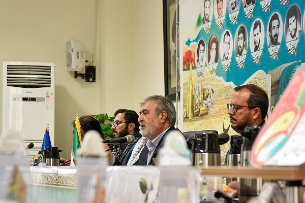 خدمترسانی به محرومان کم از ایثار و شهادت ندارد