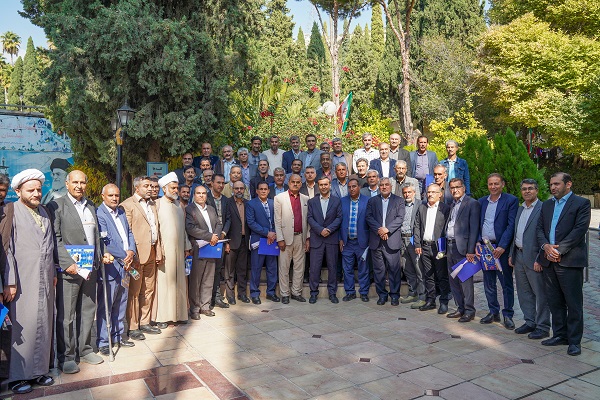 مراسم تجلیل و تكریم از بازنشستگان برگزار شد
