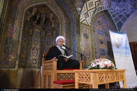 محفل انس با قرآن کریم و جلسه تفسیر قرآن در مسجد نصیرالملک برگزارشد.