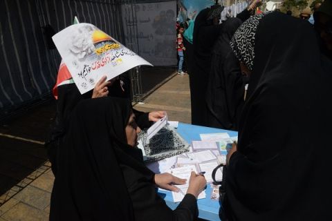 حضور مدیرکل و امدادگران کمیته امدادامام خمینی(ره)استان فارس در راهپیمایی با شکوه قدس