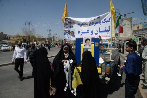 حضور مدیرکل و امدادگران کمیته امدادامام خمینی(ره)استان فارس در راهپیمایی با شکوه قدس