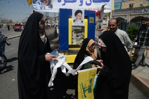 حضور مدیرکل و امدادگران کمیته امدادامام خمینی(ره)استان فارس در راهپیمایی با شکوه قدس