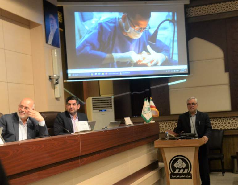 تسریع مجوز احداث اقامتگاه همراه بیمار در صحن شورای شیراز